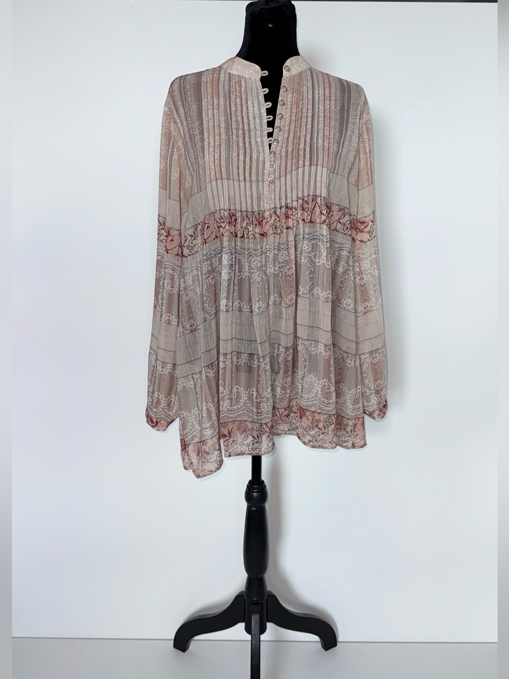 V Cristina Tunic Blouse XL Lace Print Boho Pintuck Long Sleeve Button Top
